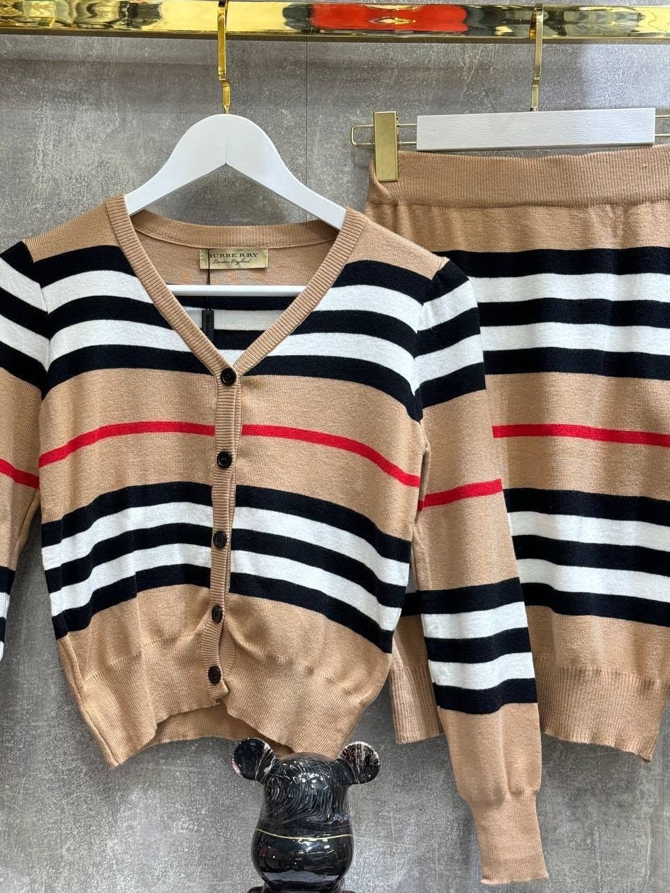 кардиган барбери,кардиган барбери женский,кардиган бежевый,стильные кардиганы,вязаный кардиган