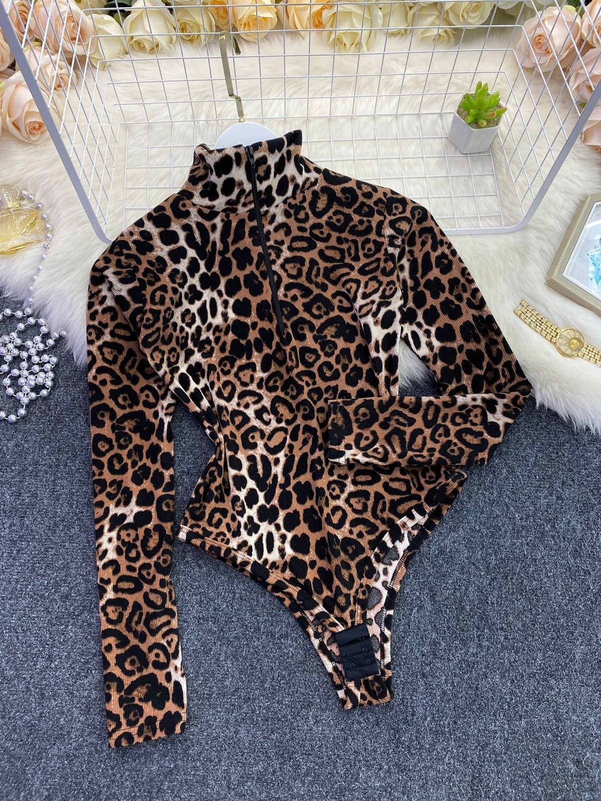 леопардовое боди,женское боди с леопардовым принтом,боди женская,женское боди с длинным рукавом,боди для женщин