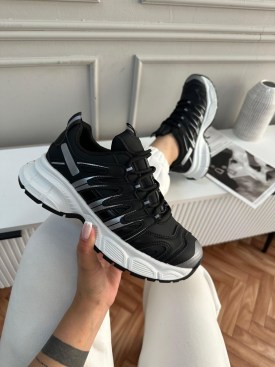 Кроссовки