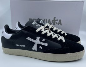 Кроссовки