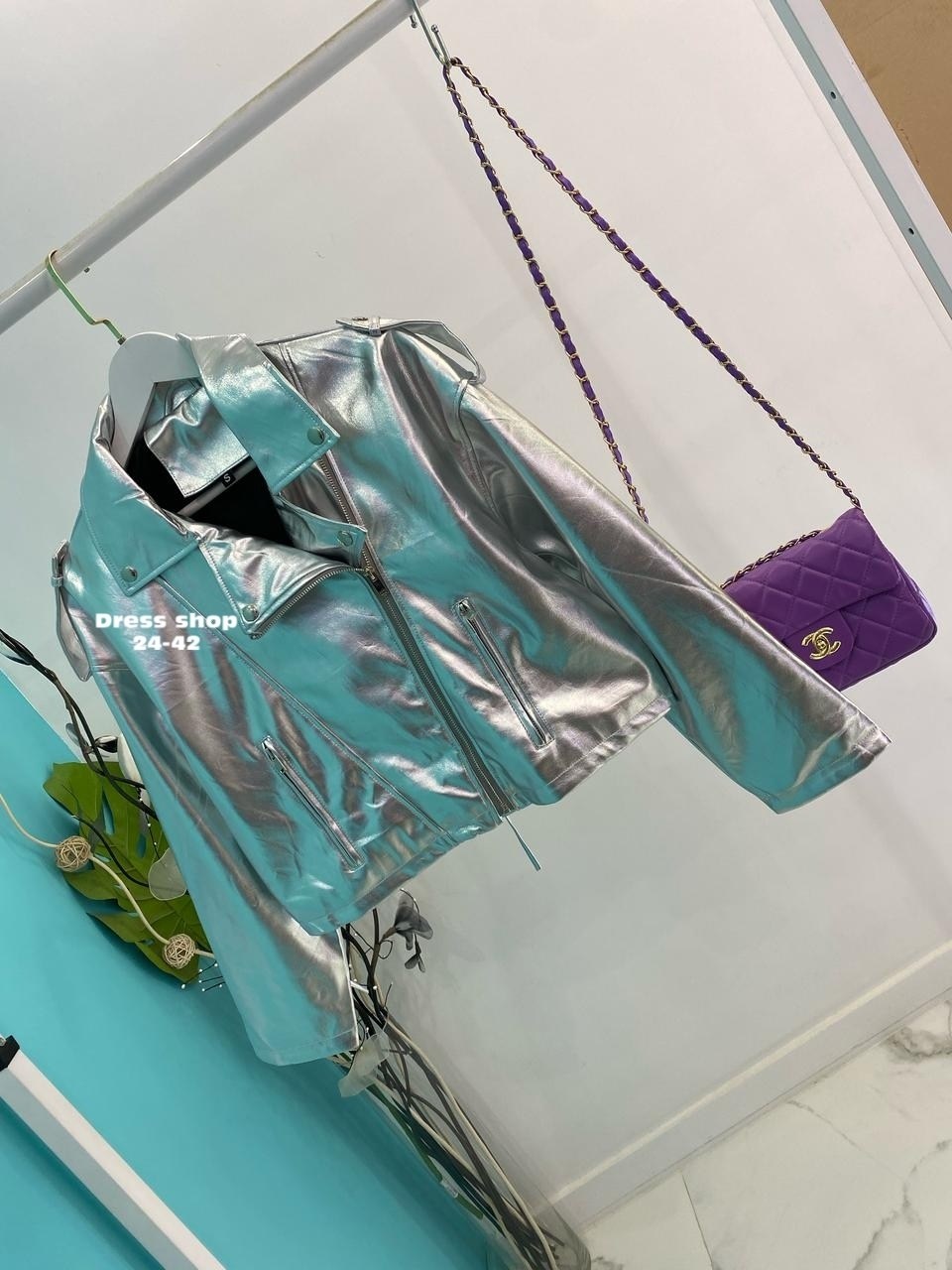 косуха куртка,кожаная куртка,голографическая куртка,стильная куртка,куртка женская