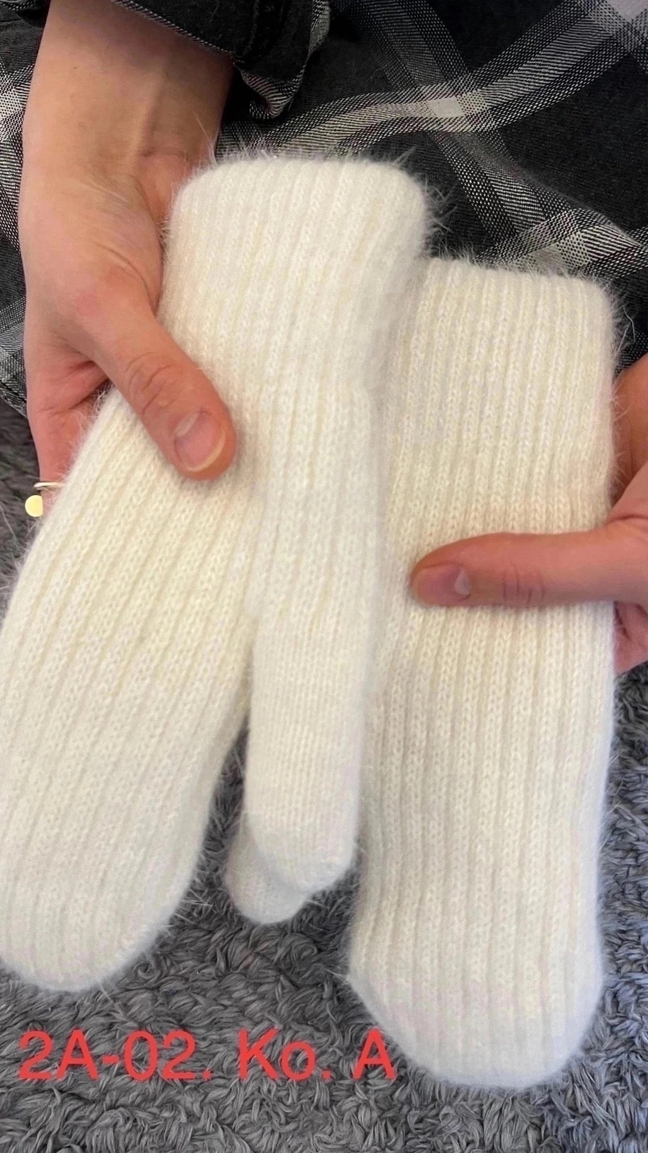 варежки женские,варежки белые,вязаные варежки,варежки из ангоры,женские вязаные варежки