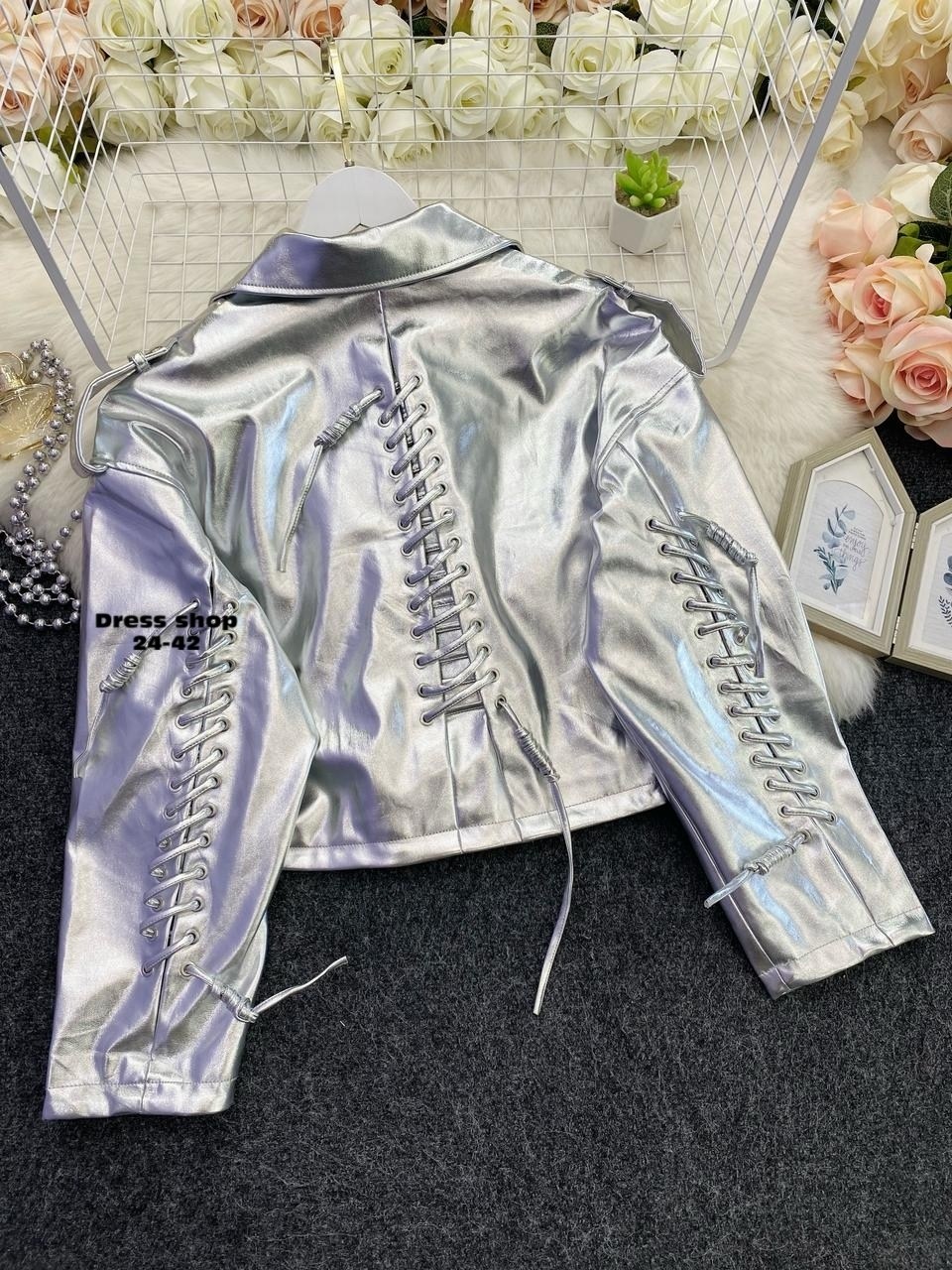 косуха куртка,кожаная куртка,голографическая куртка,стильная куртка,куртка женская