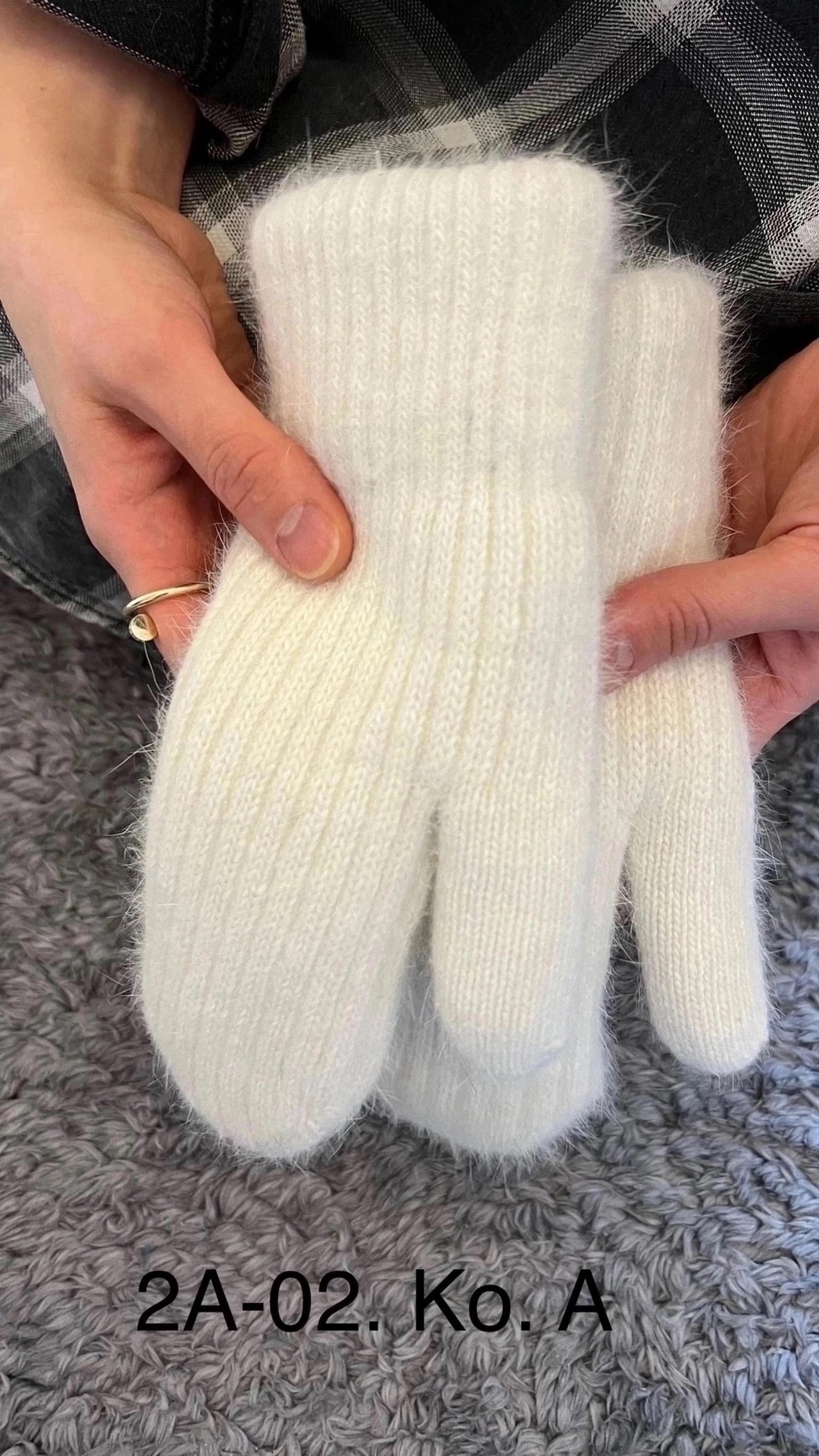 варежки женские,варежки белые,вязаные варежки,варежки из ангоры,женские вязаные варежки