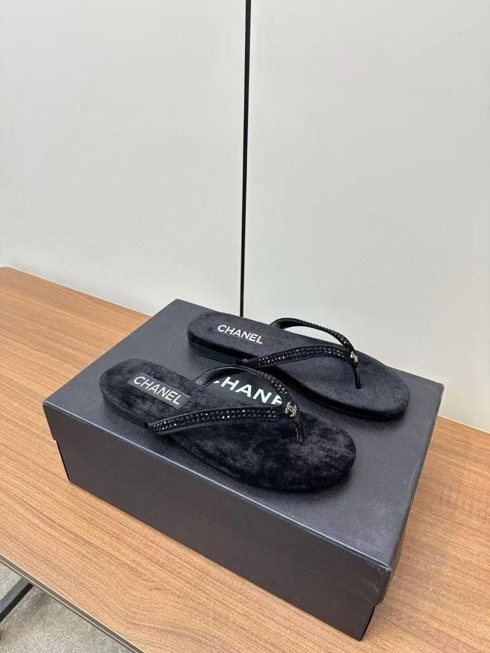 шлепанцы chanel,шлепки шанель,шлепки chanel женские,,женские шлепанцы