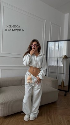 Костюм
