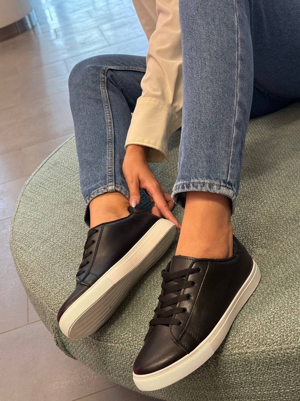 ,кроссовки черные,кожаные кроссовки экко,кеды черные женские,повседневные кроссовки