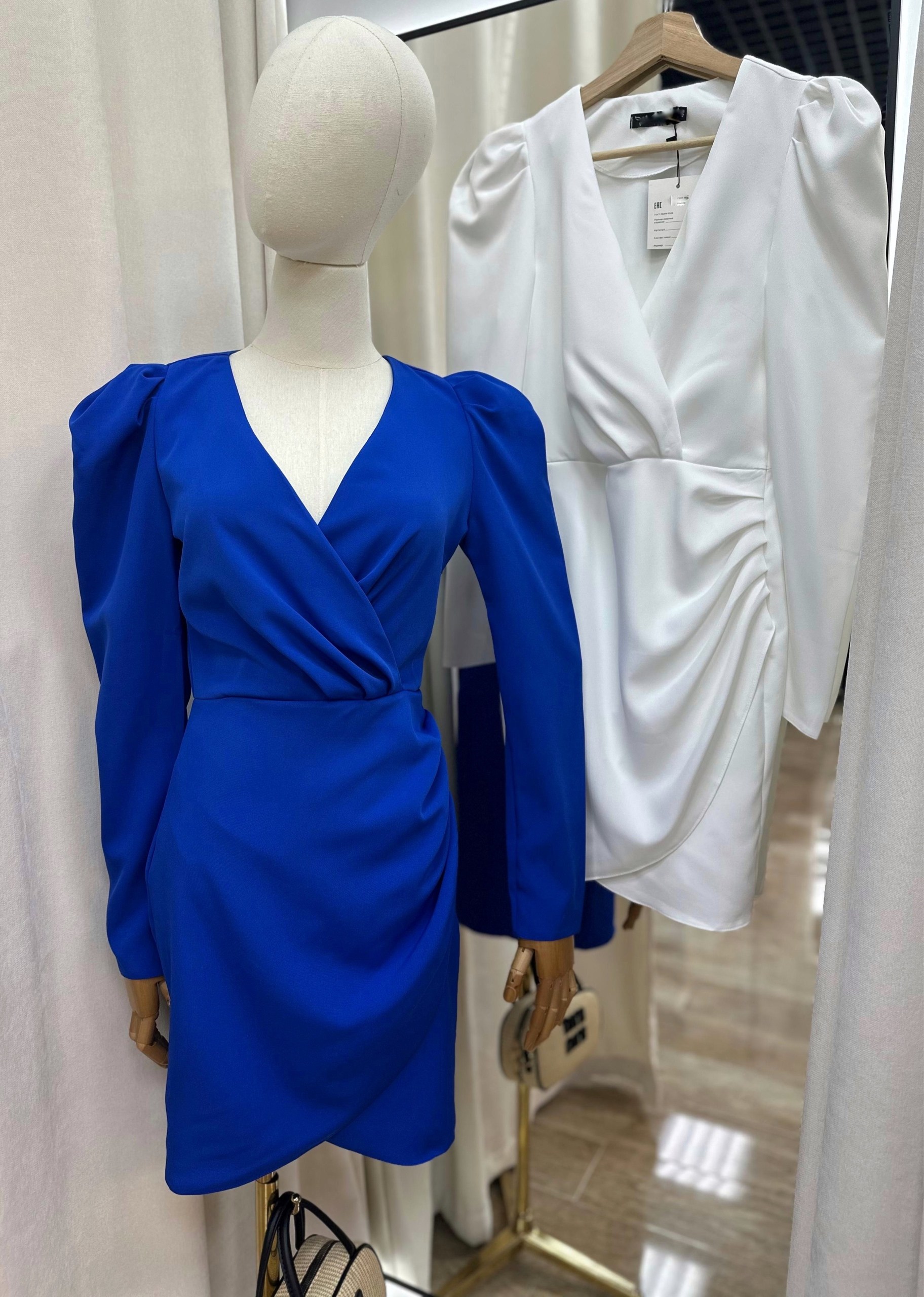 платье женское белое,стильное платье,атласное платье,платье,мини платье