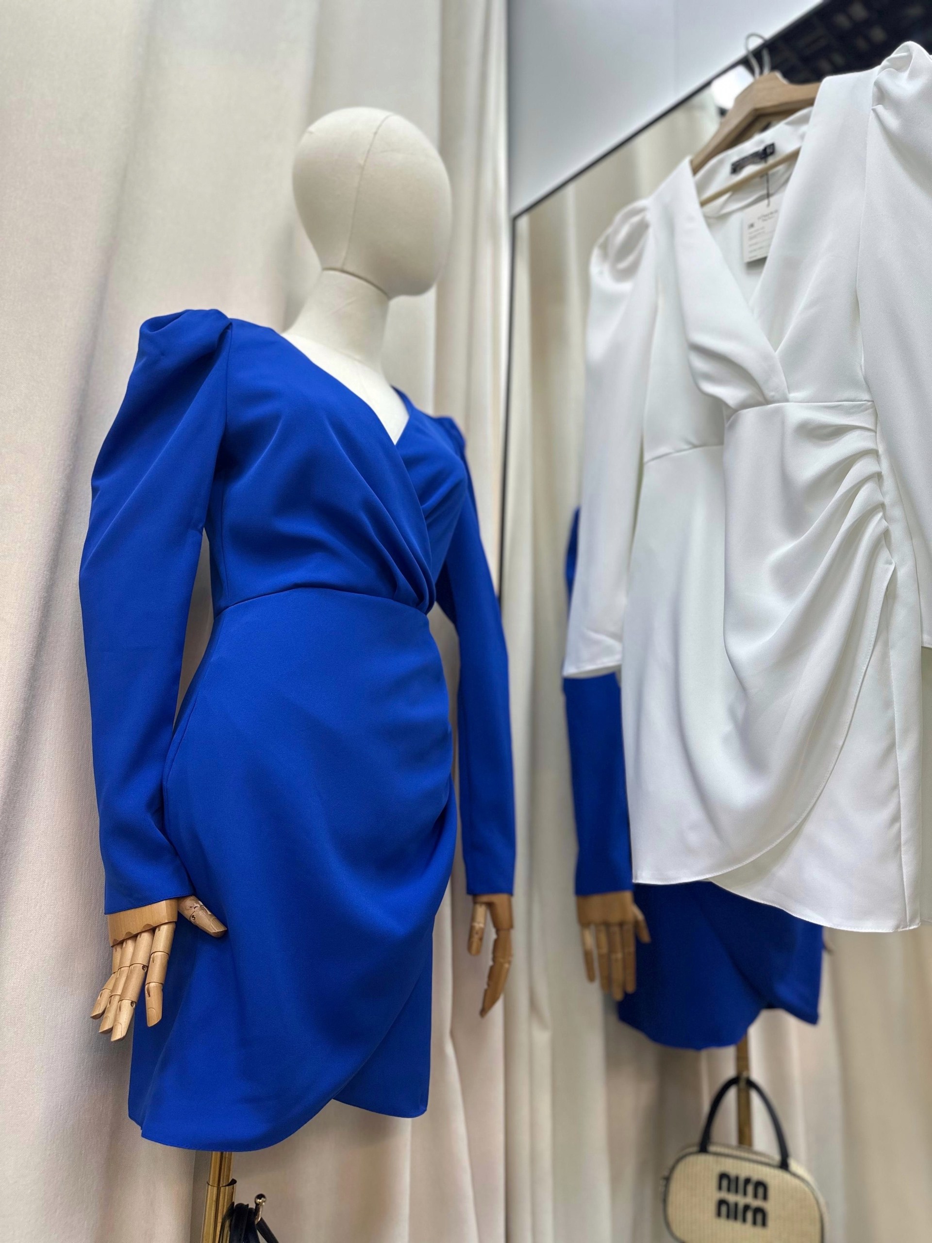 платье женское белое,стильное платье,атласное платье,платье,мини платье