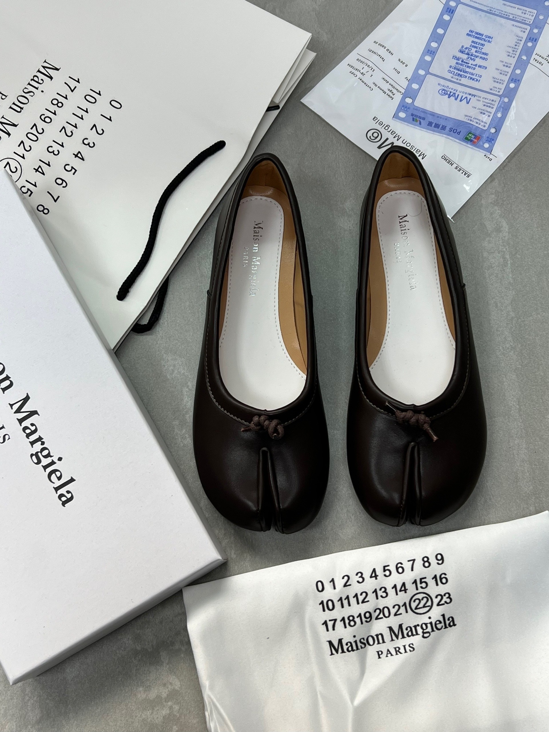 ,женские туфли на плоской подошве,туфли на плоской подошве,туфли maison margiela tabi,кожаные туфли на плоской подошве