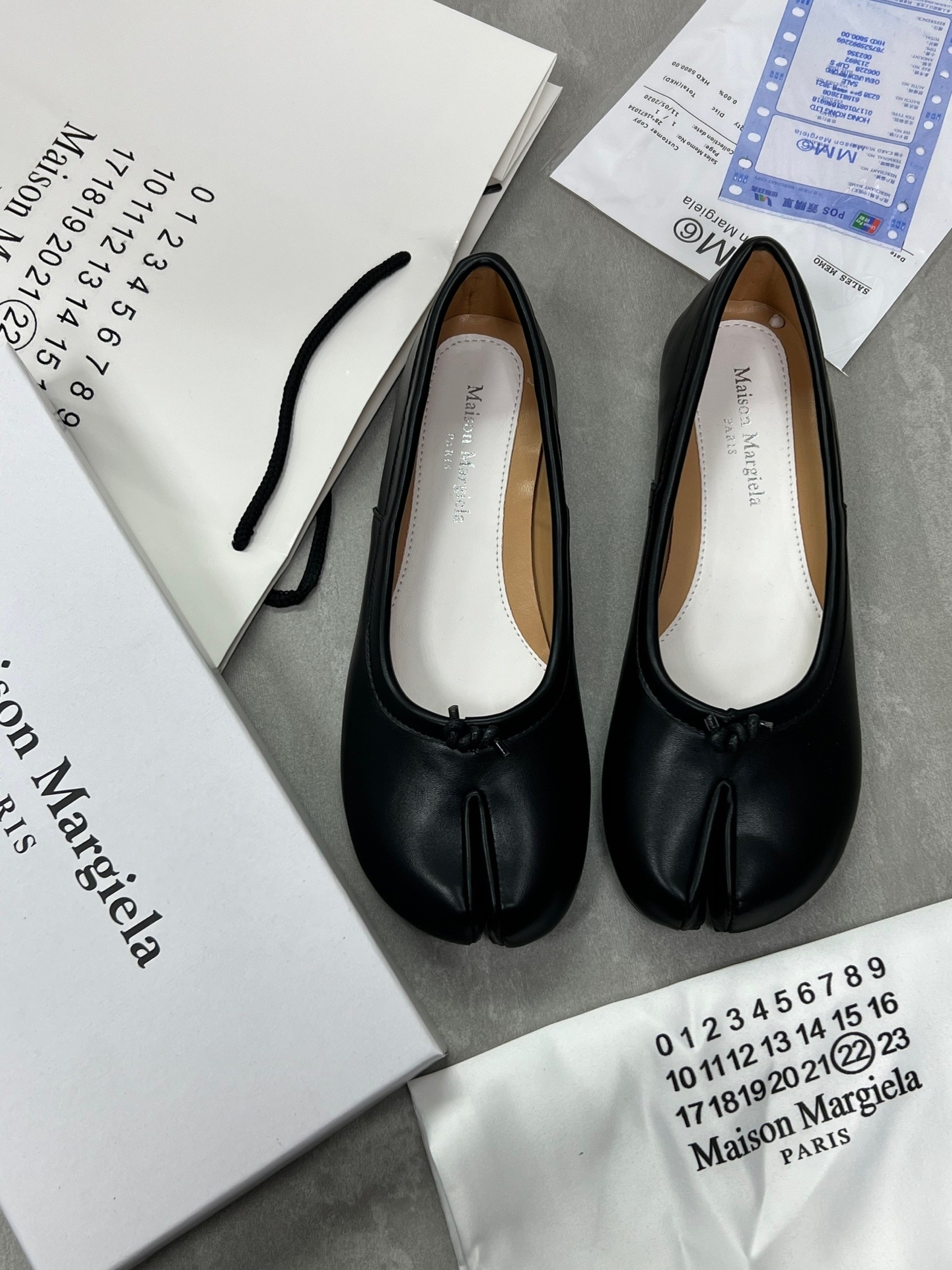 ,женские туфли на плоской подошве,туфли на плоской подошве,туфли maison margiela tabi,кожаные туфли на плоской подошве