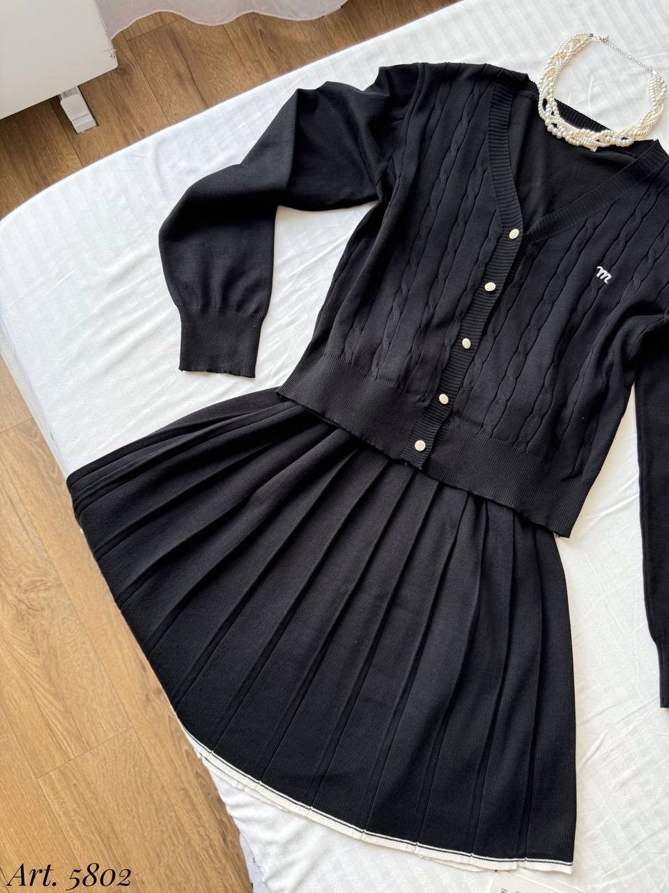 вязаные костюмы,трикотажные костюмы,костюм с юбкой,костюм с юбкой плиссе,вязанный костюм с юбкой