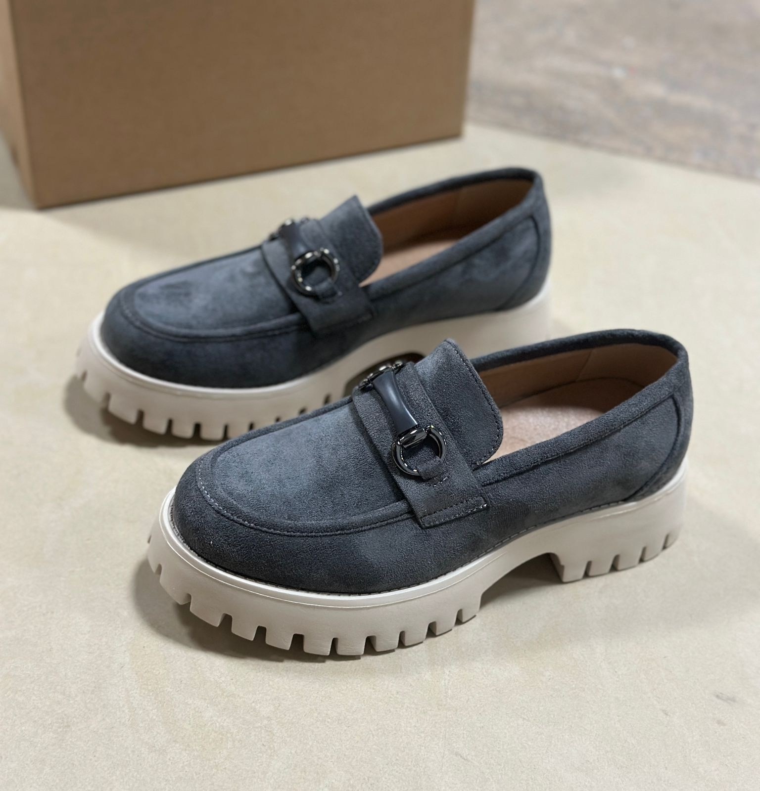 лоферы женские,,серые замшевые лоферы женские,серые замшевые лоферы,лоферы женские замшевые