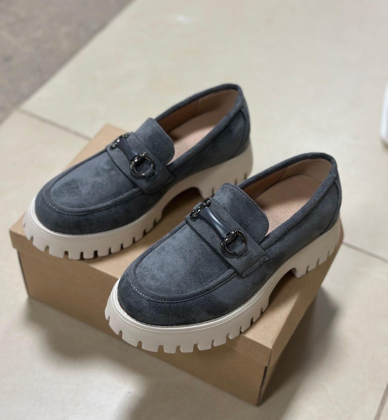 лоферы женские,,серые замшевые лоферы женские,серые замшевые лоферы,лоферы женские замшевые