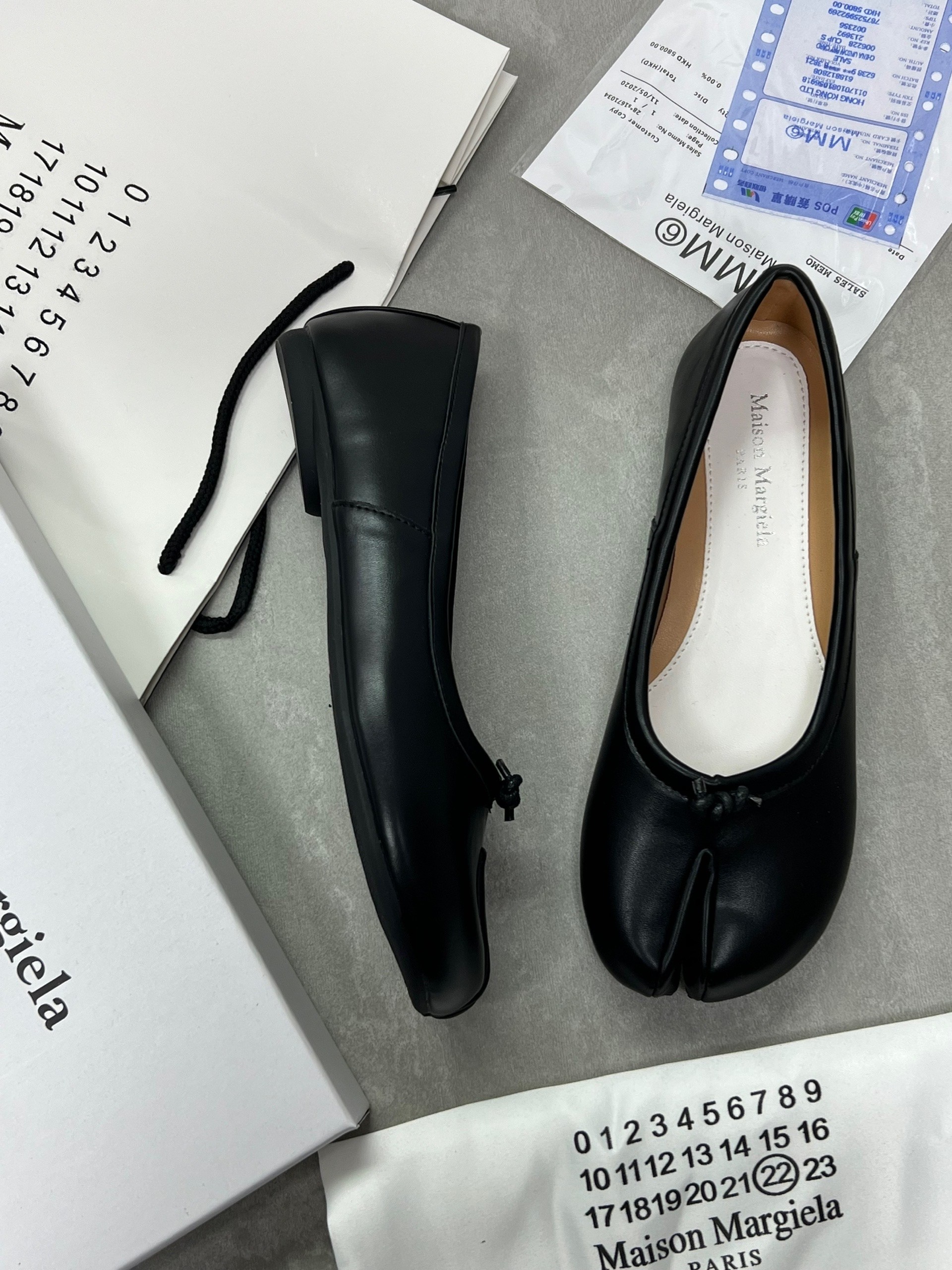 ,женские туфли на плоской подошве,туфли на плоской подошве,туфли maison margiela tabi,кожаные туфли на плоской подошве