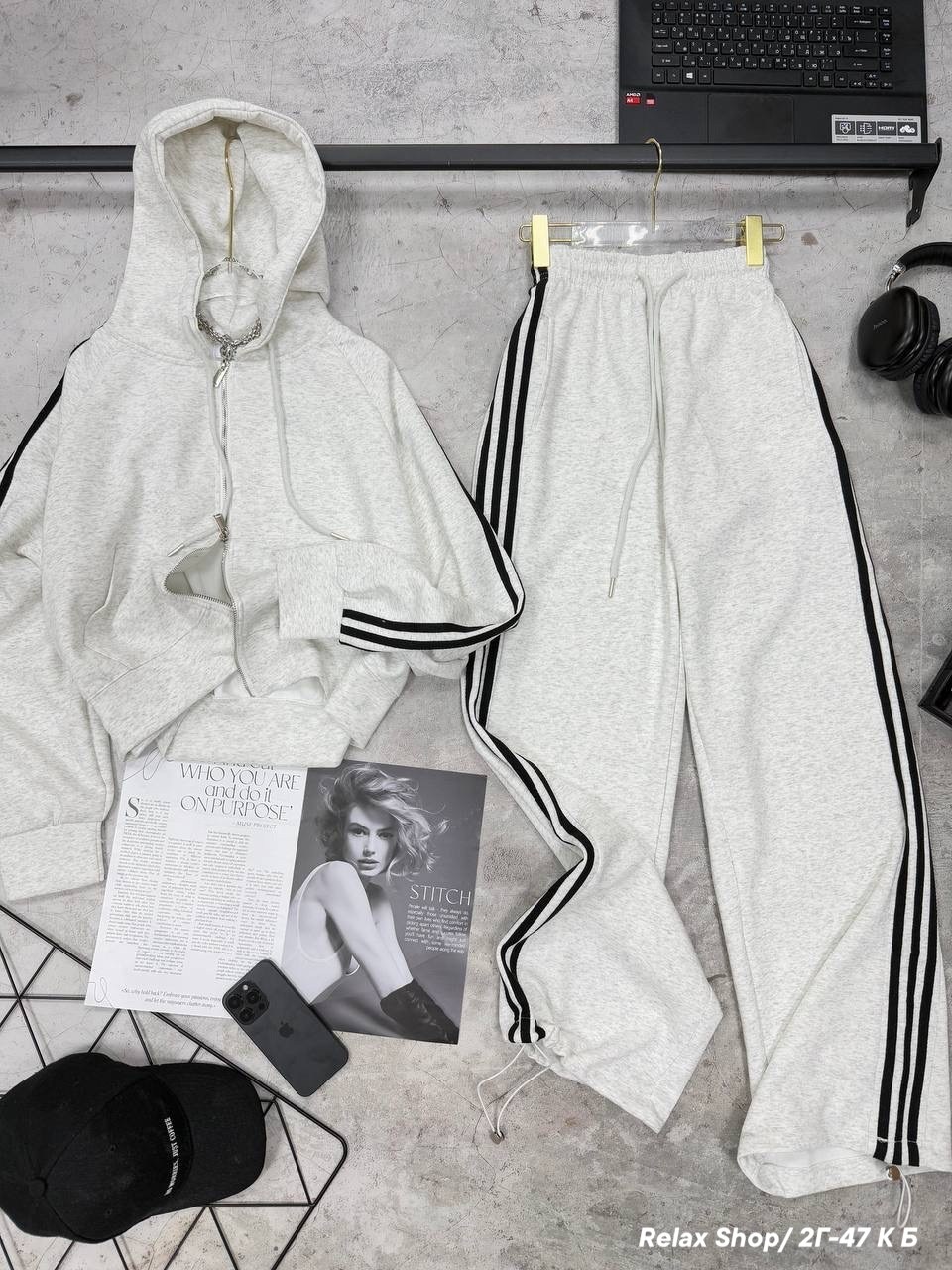 спортивные костюмы женские,трикотажные костюмы,костюм женские спортивные костюмы,толстовка адидас серая с полосками,костюм спортивный