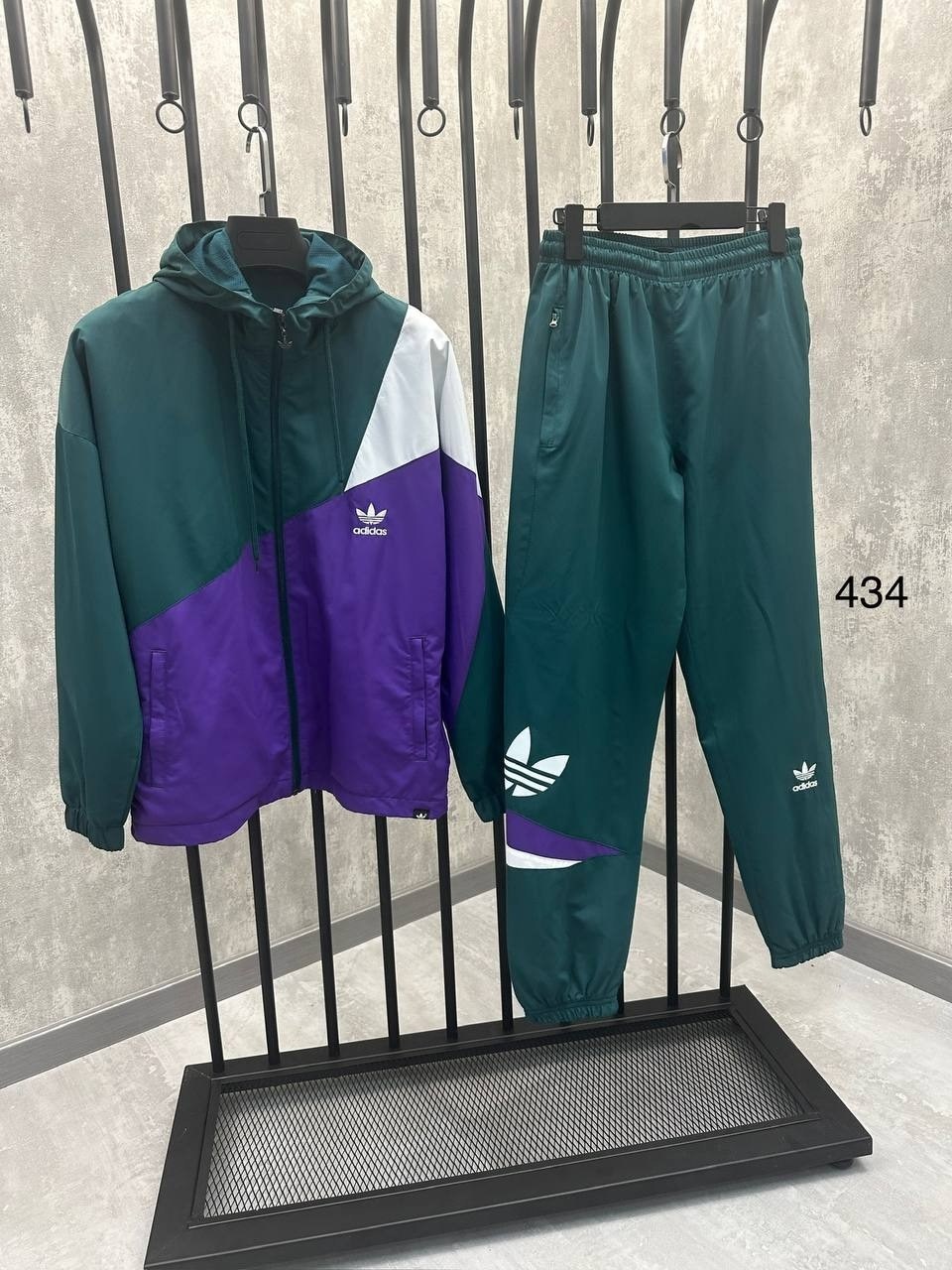 костюмы спортивный adidas,костюм adidas 90 х,спортивный костюм adidas originals,спортивный костюм мужской adidas,спортивный костюм adidas adidas