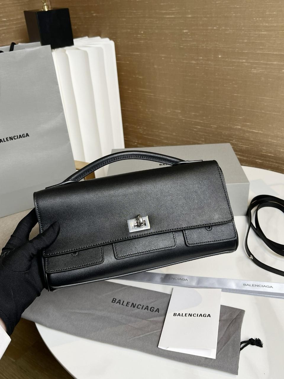 сумка balenciaga,сумка женская balenciaga,черная женская кожаная сумка balenciaga,balenciaga сумка на плечо,balenciaga balenciaga