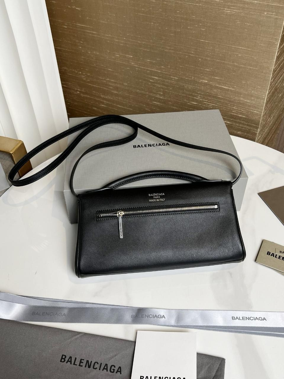 сумка balenciaga,сумка женская balenciaga,черная женская кожаная сумка balenciaga,balenciaga сумка на плечо,balenciaga balenciaga