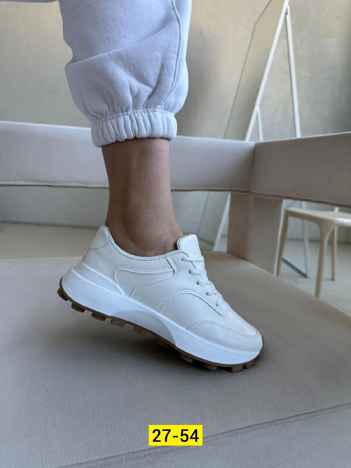 ,женские кроссовки,женские белые кроссовки,белые кроссовки,кроссы женские