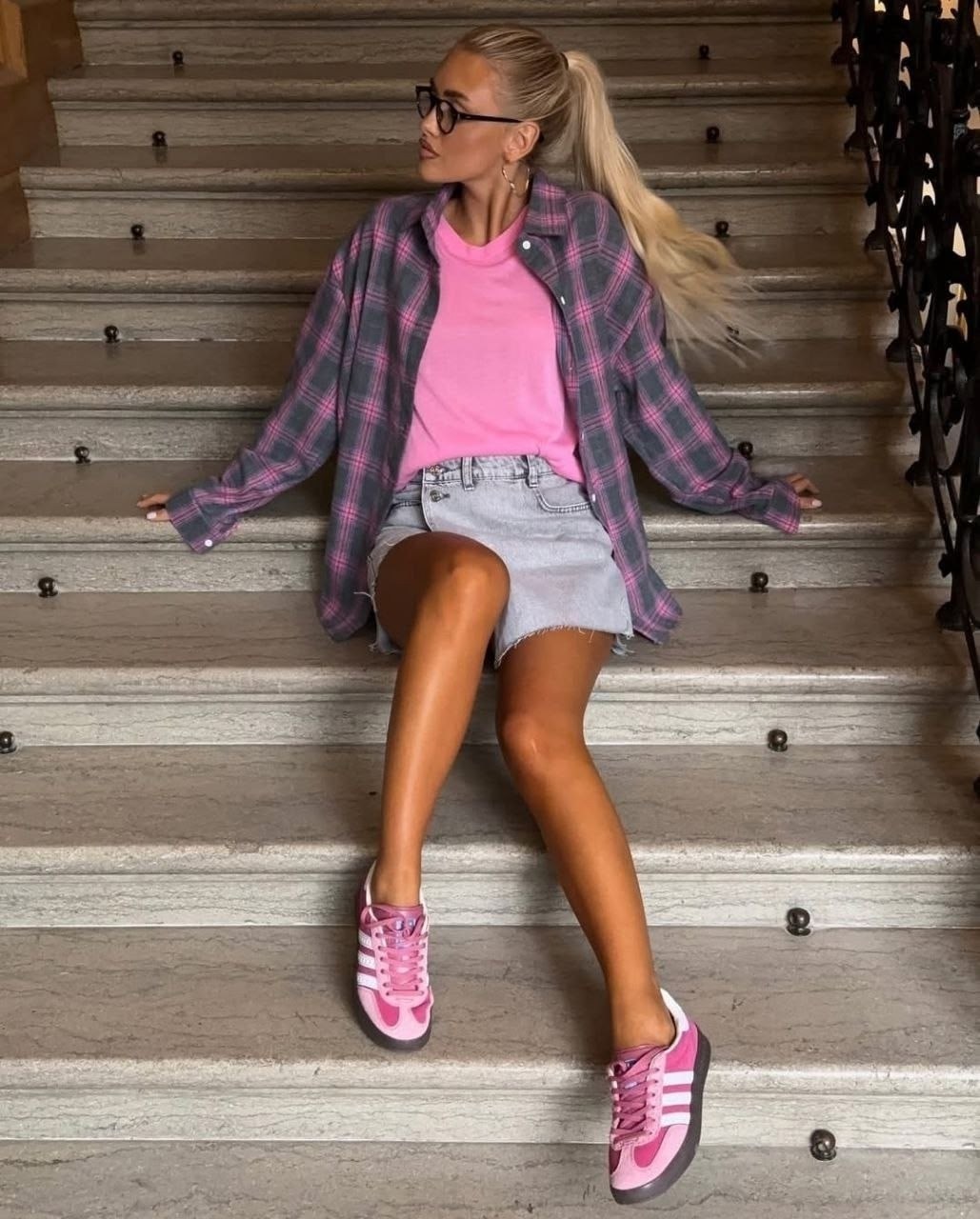 рубашка женская в клетку оверсайз,стиль оверсайз,рубашка оверсайз в клетку,оверсайз рубашка,рубашка в клетку оверсайз розовая