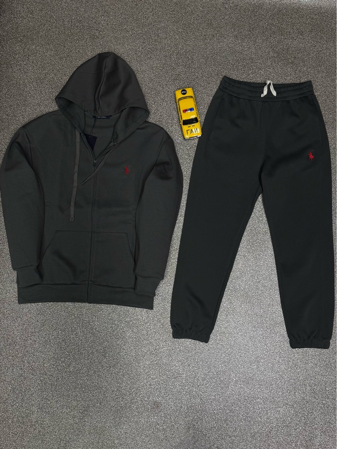 спортивные костюм,костюм спортивный мужской,костюм спорт,мужская спортивная одежда