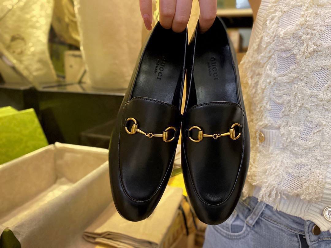 gucci loafers,gucci horsebit loafers,gucci loafers 2025,лоферы женские gucci,лоферы стильные