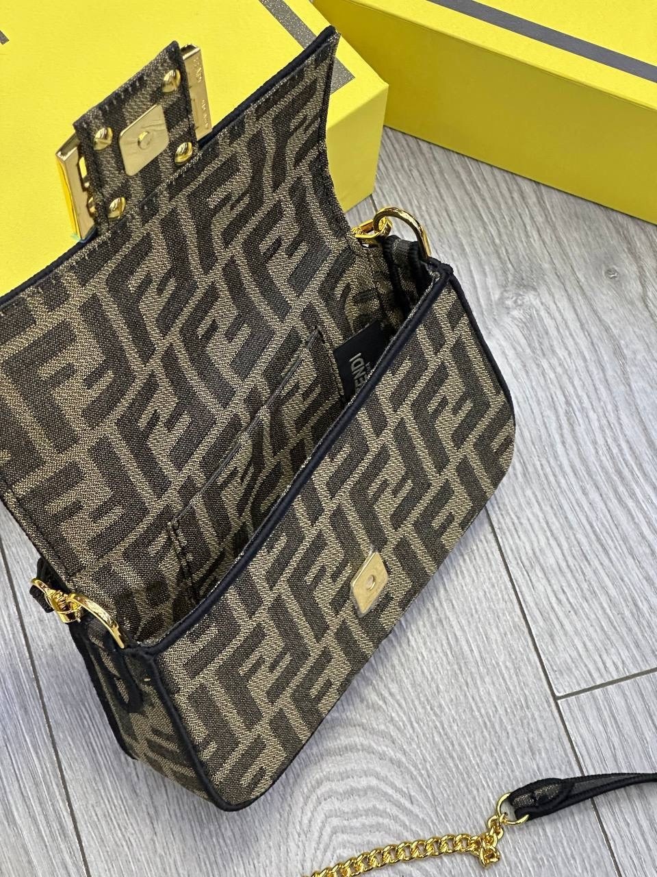 fendi сумка на плечо,fendi сумка,сумка фенди,сумка женская fendi,сумка