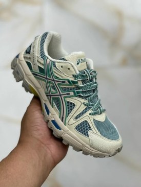 Кроссовки