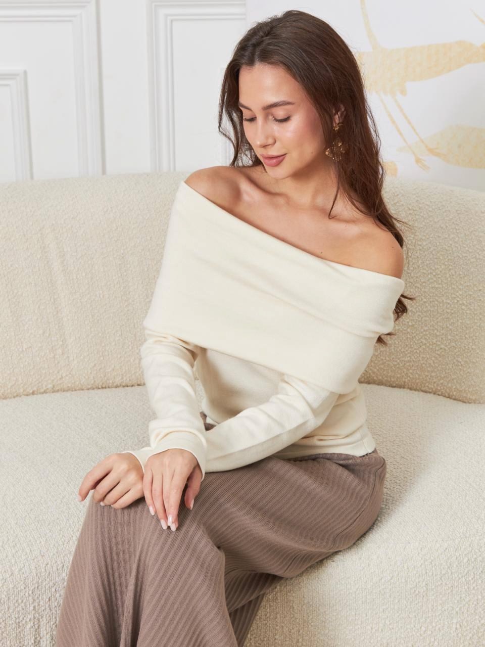 женская кофта,джемпер,бежевый джемпер,женский трикотажный пуловер с открытыми плечами,джемпер с открытыми плечами 12 storeez