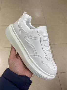 Кроссовки