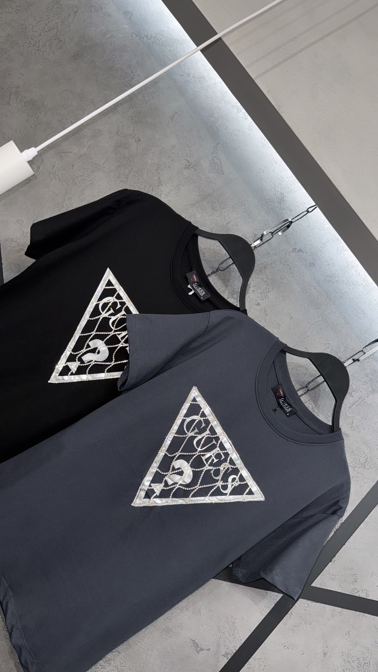 стильные футболки,футболки мужские,футболке,футболки guess