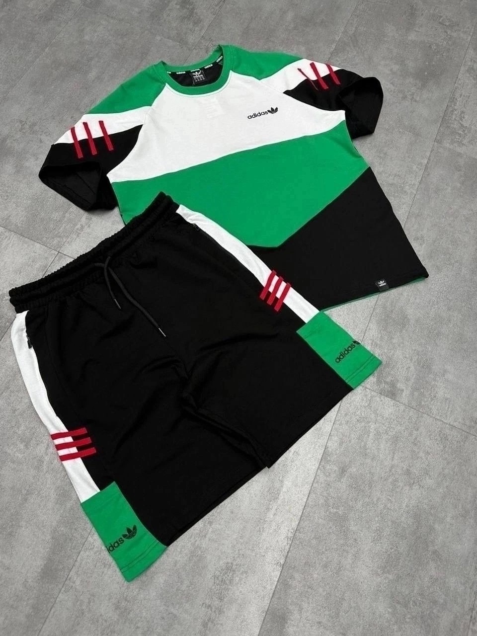 спортивные костюм,спортивные костюмы мужские,спортивный костюм adidas,мужская спортивная одежда,футболка и шорты костюм