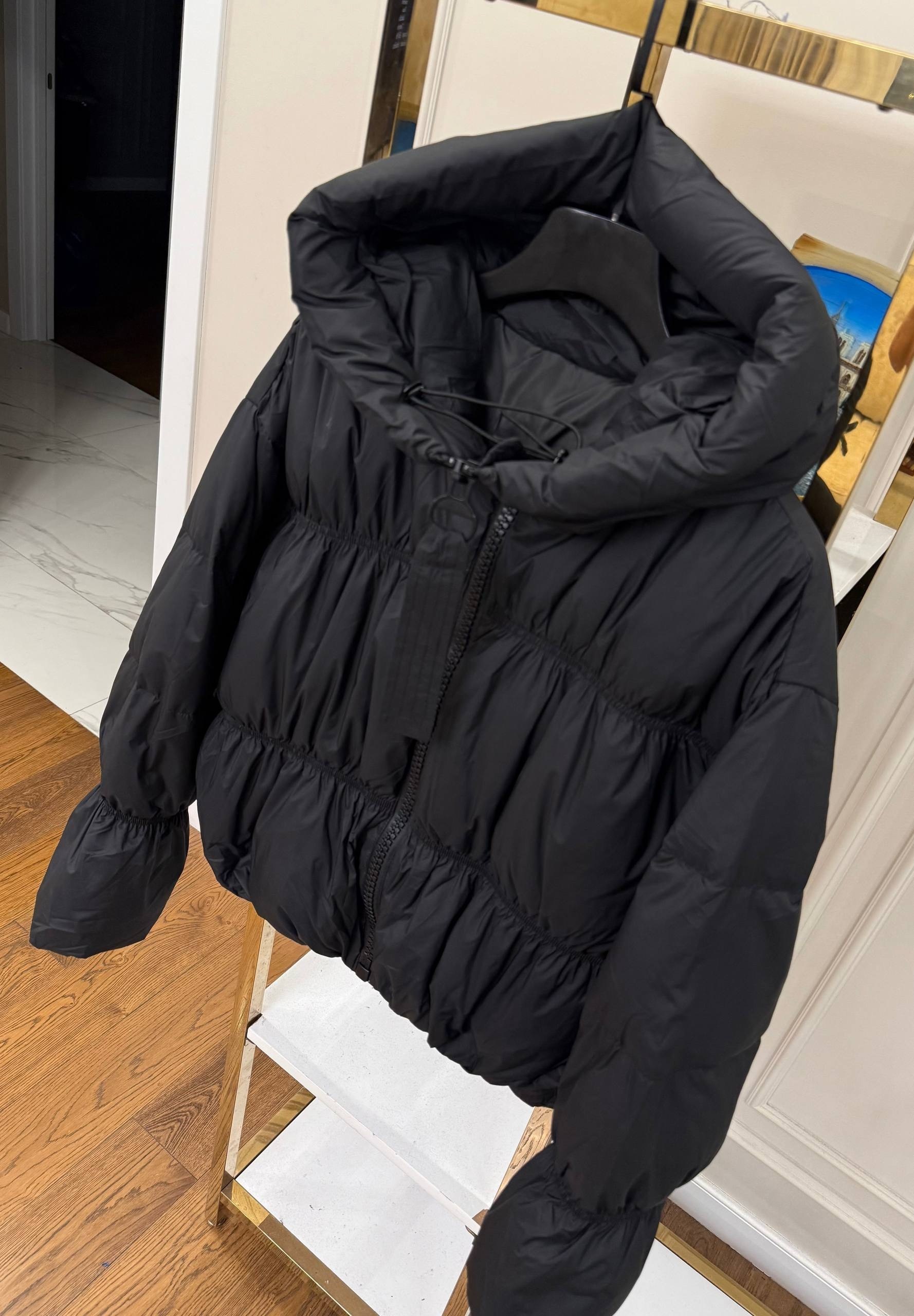 короткая куртка пуховик с капюшоном,куртка пуховик короткая,пуховик короткий женский,куртка с капюшоном короткая,куртка теплая