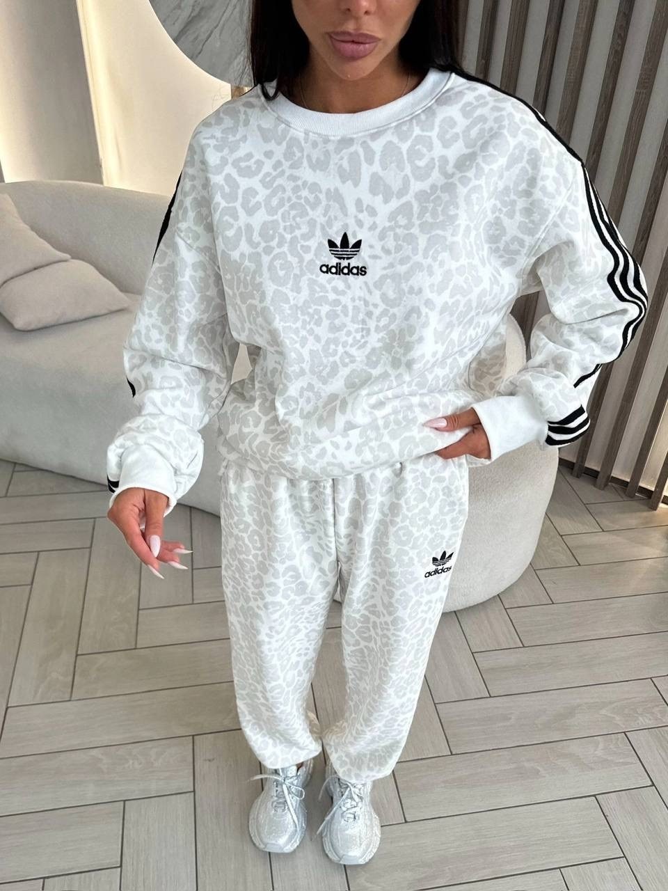 костюм спортивный,женские спортивные костюмы,костюм спортивный велюровый,трикотажные костюмы,костюм с принтом