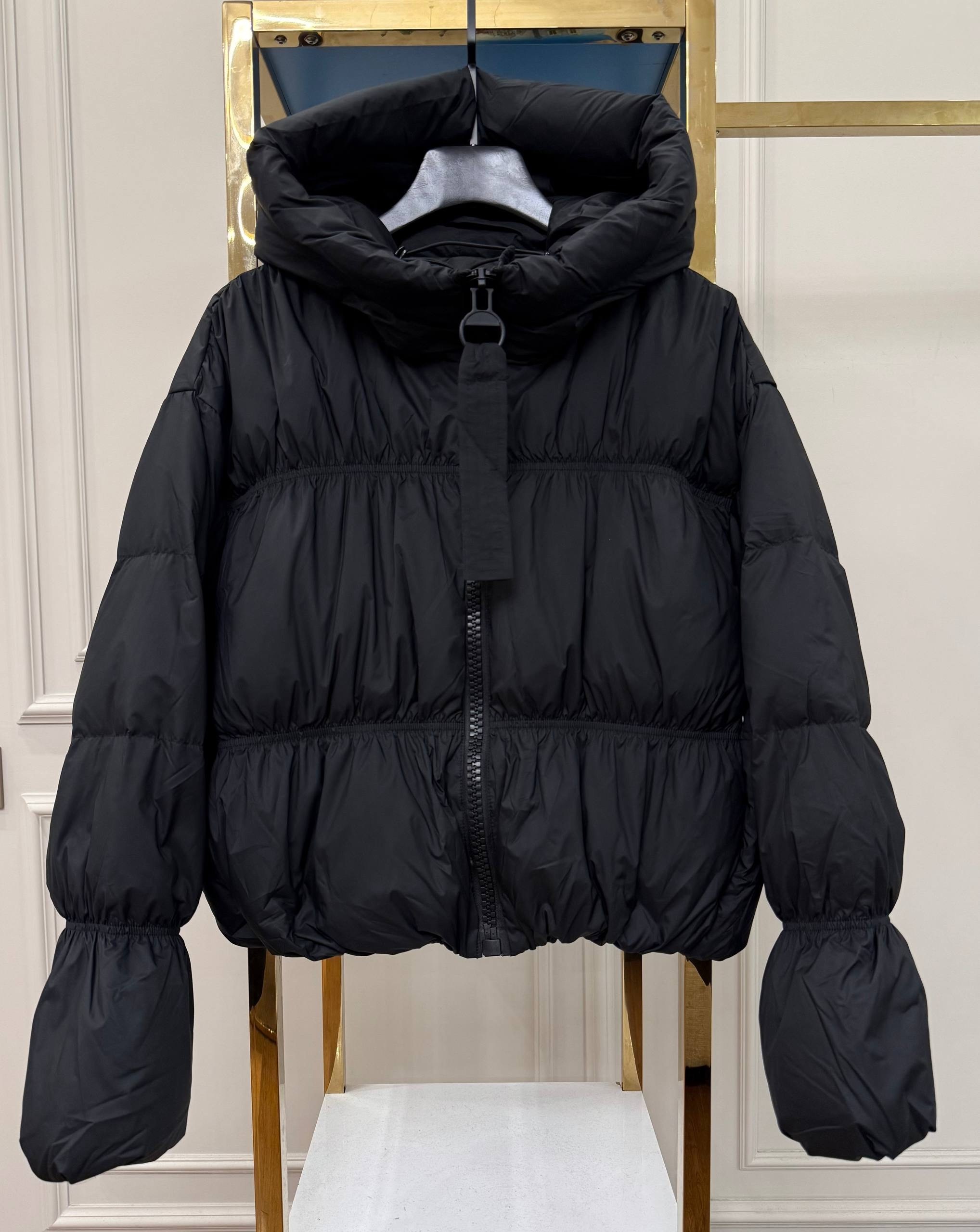 короткая куртка пуховик с капюшоном,куртка пуховик короткая,пуховик короткий женский,куртка с капюшоном короткая,куртка теплая