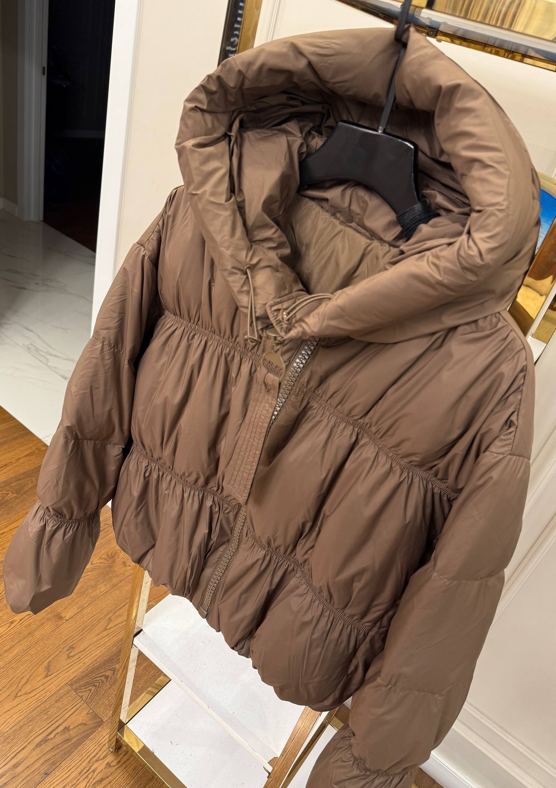 короткая куртка пуховик с капюшоном,куртка пуховик короткая,пуховик короткий женский,куртка с капюшоном короткая,куртка теплая