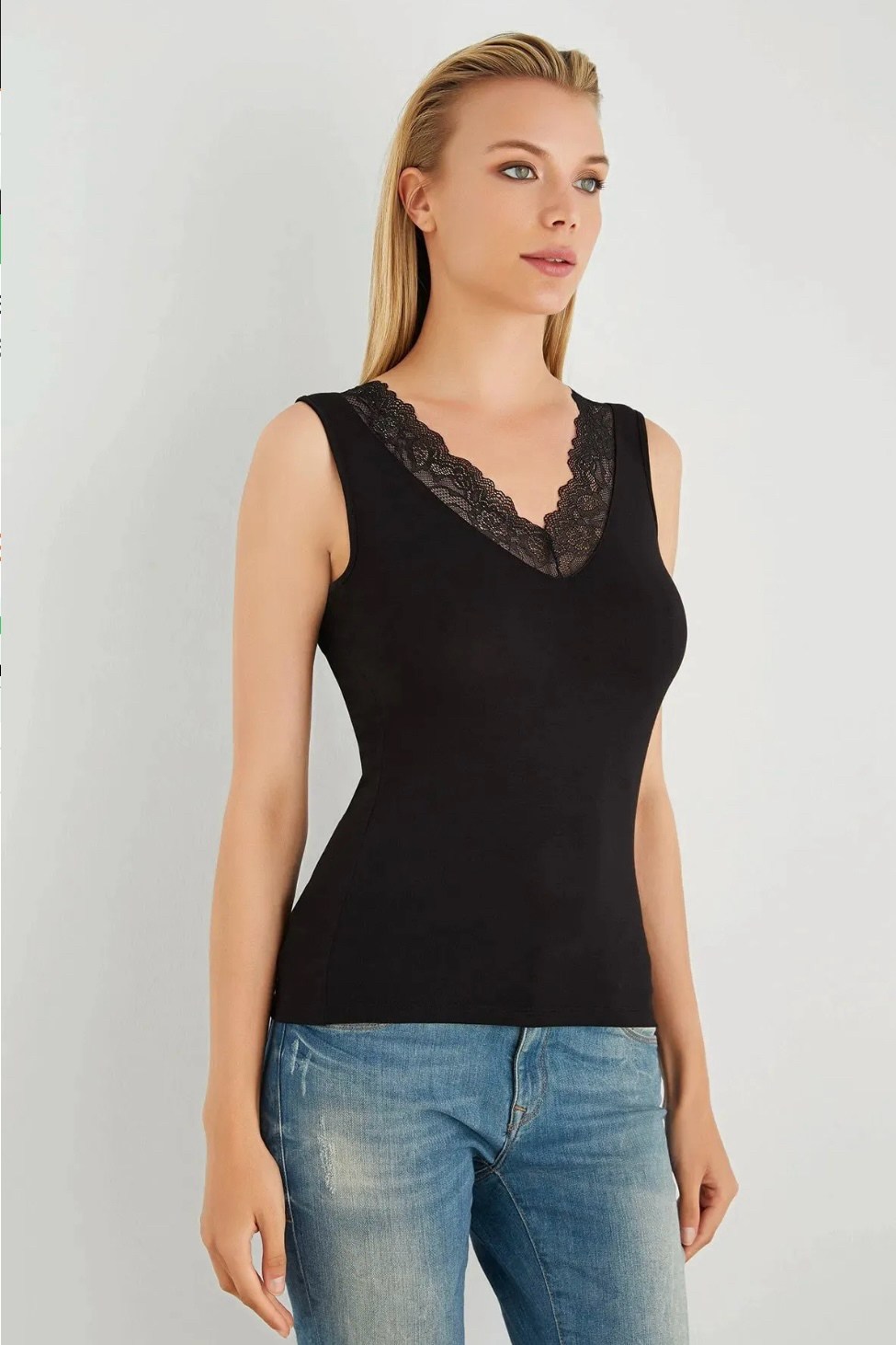 майка женская,женская бельевая майка,майка женская на тонких бретелях,белая женская майка,женская нижнее белье