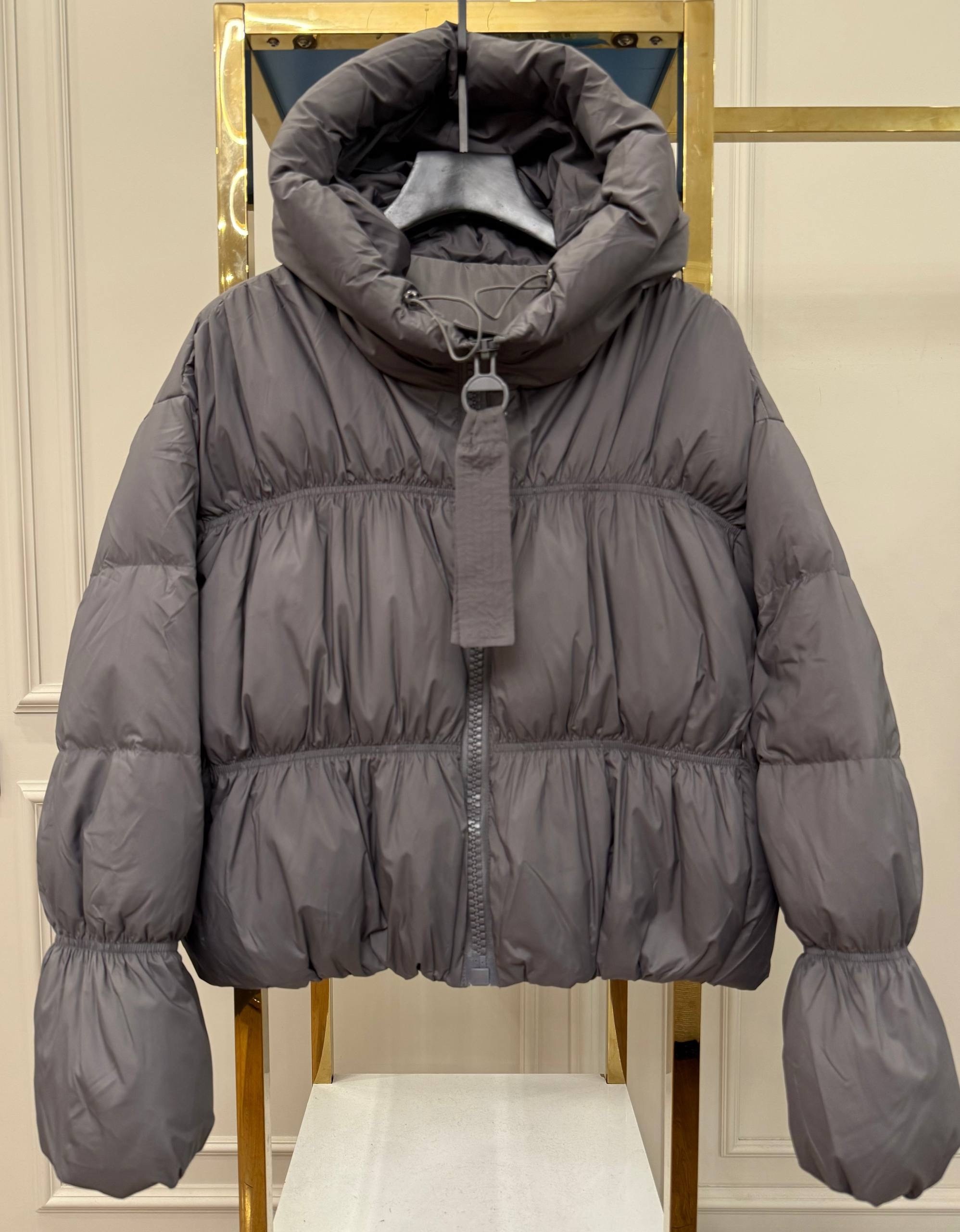 короткая куртка пуховик с капюшоном,куртка пуховик короткая,пуховик короткий женский,куртка с капюшоном короткая,куртка теплая