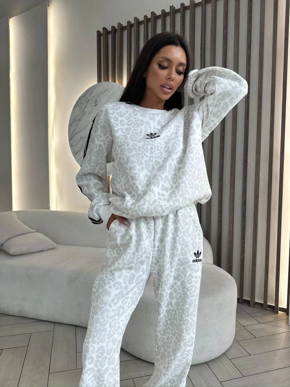 костюм спортивный,женские спортивные костюмы,костюм спортивный велюровый,трикотажные костюмы,костюм с принтом