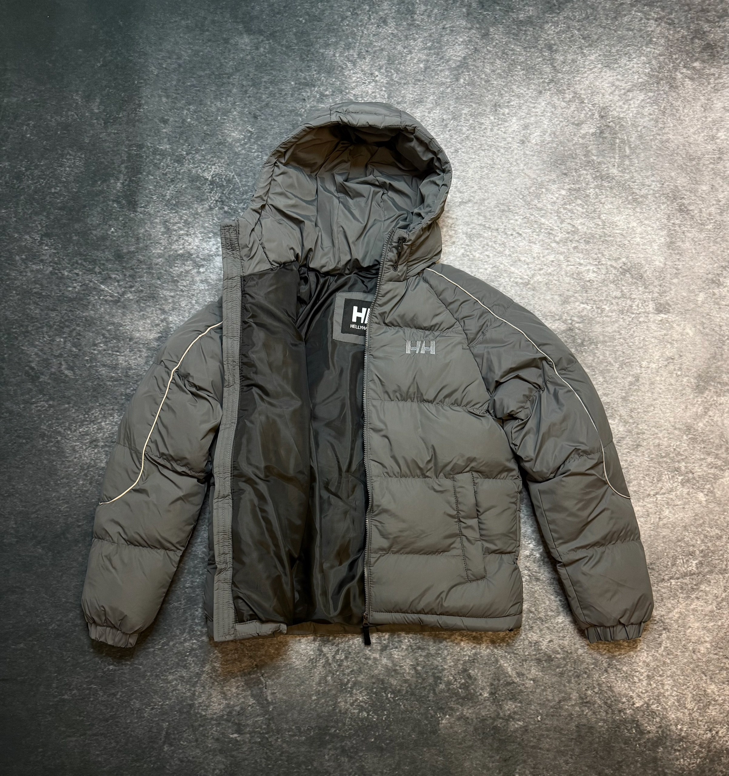 мужские пуховики helly hansen,куртка helly hansen,helly hansen пуховик,куртка хелли хансен,helly hansen мужской пуховик active puffy