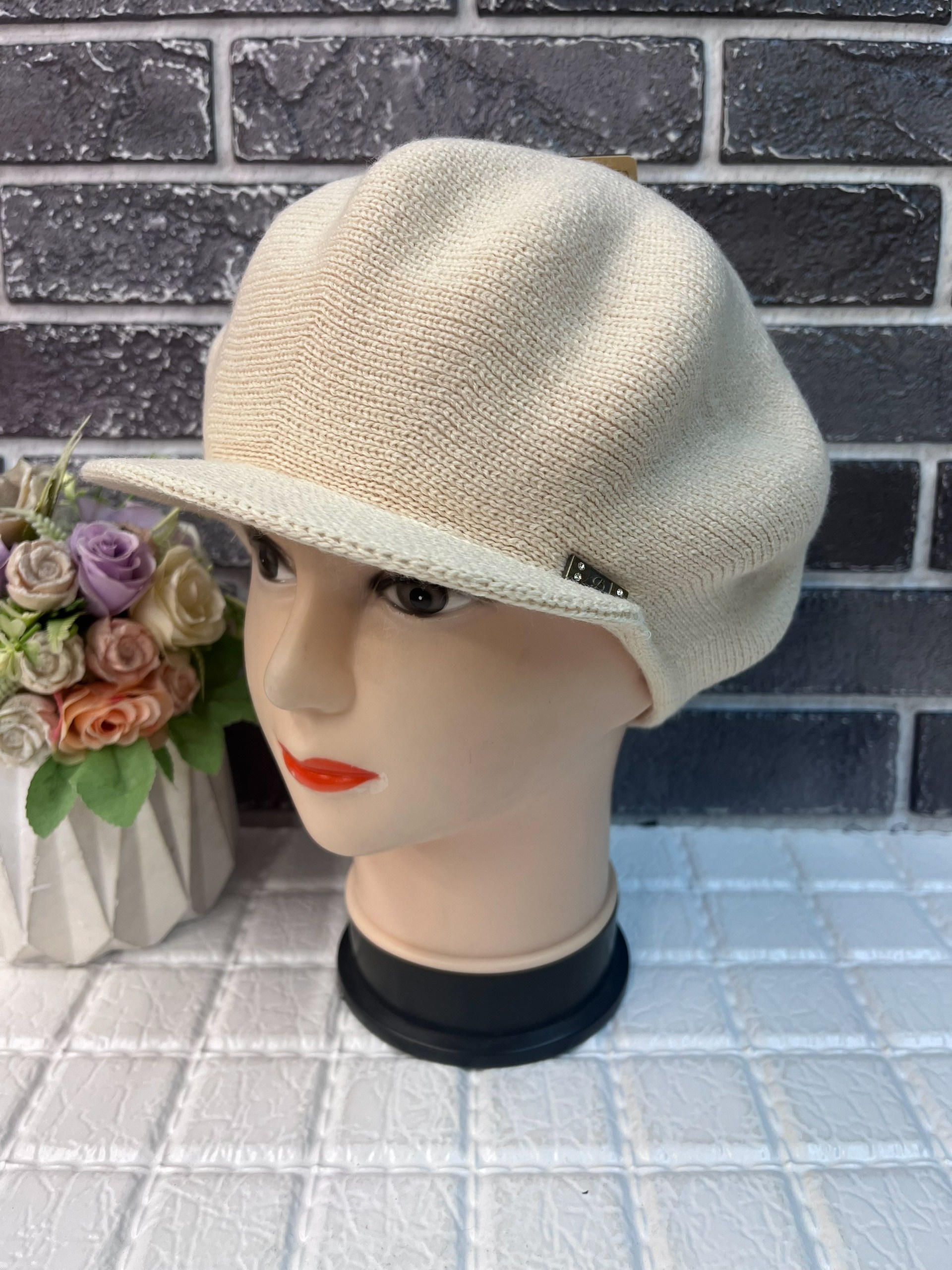 кепка женская,берет женский,шапка для женщин,женские головные уборы,шапка женская