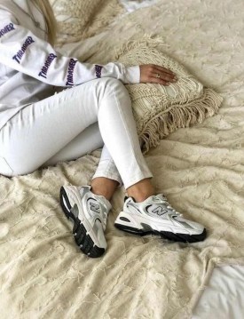 Кроссовки