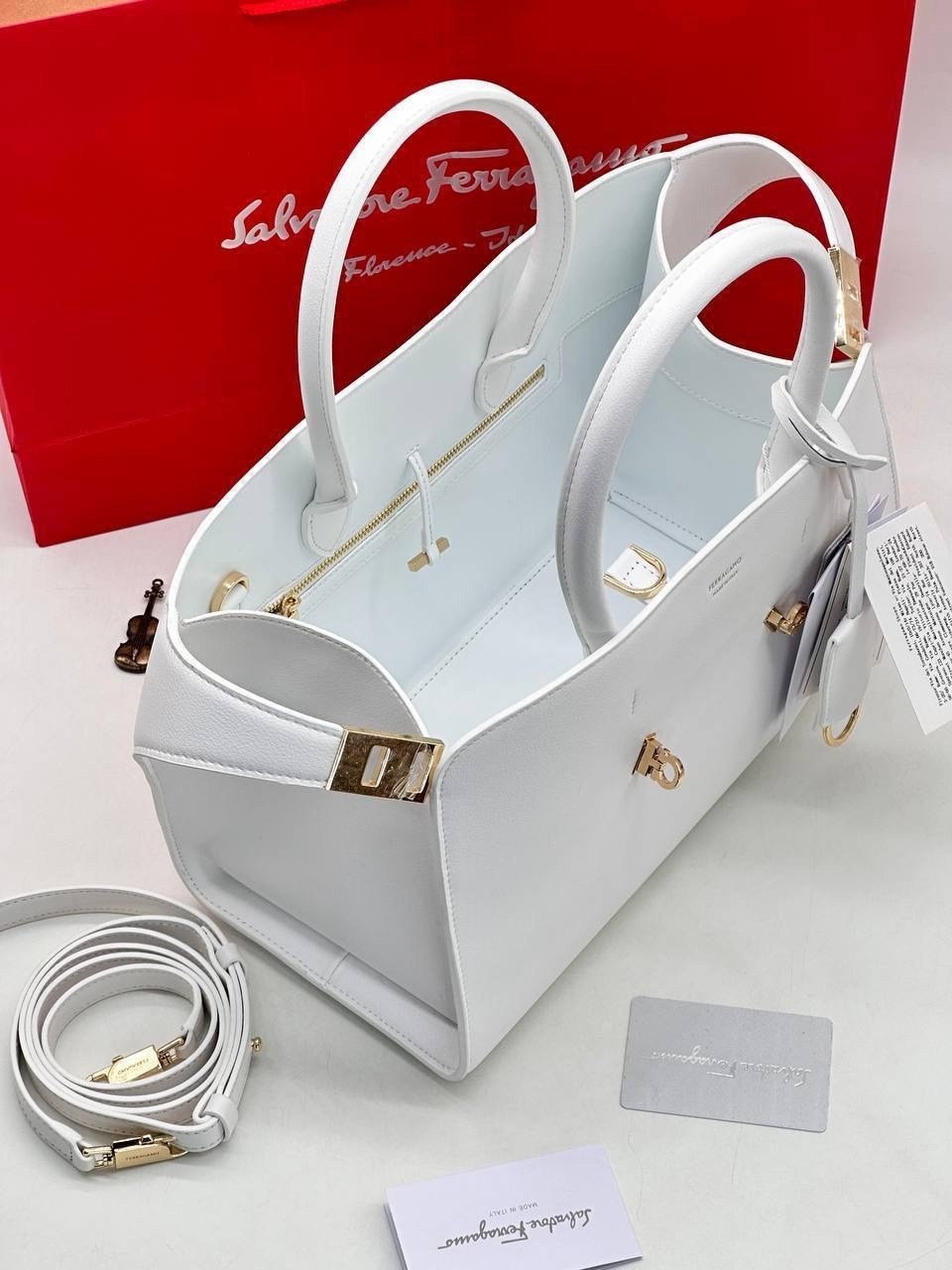 женская сумка,salvatore ferragamo сумка,брендовые сумочки,сумочка женская,сумка