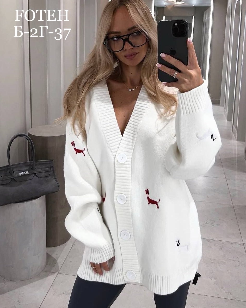 женская кофта,кофта толстовка,свитер с вышивкой,одежда на заказ,трикотажный свитер