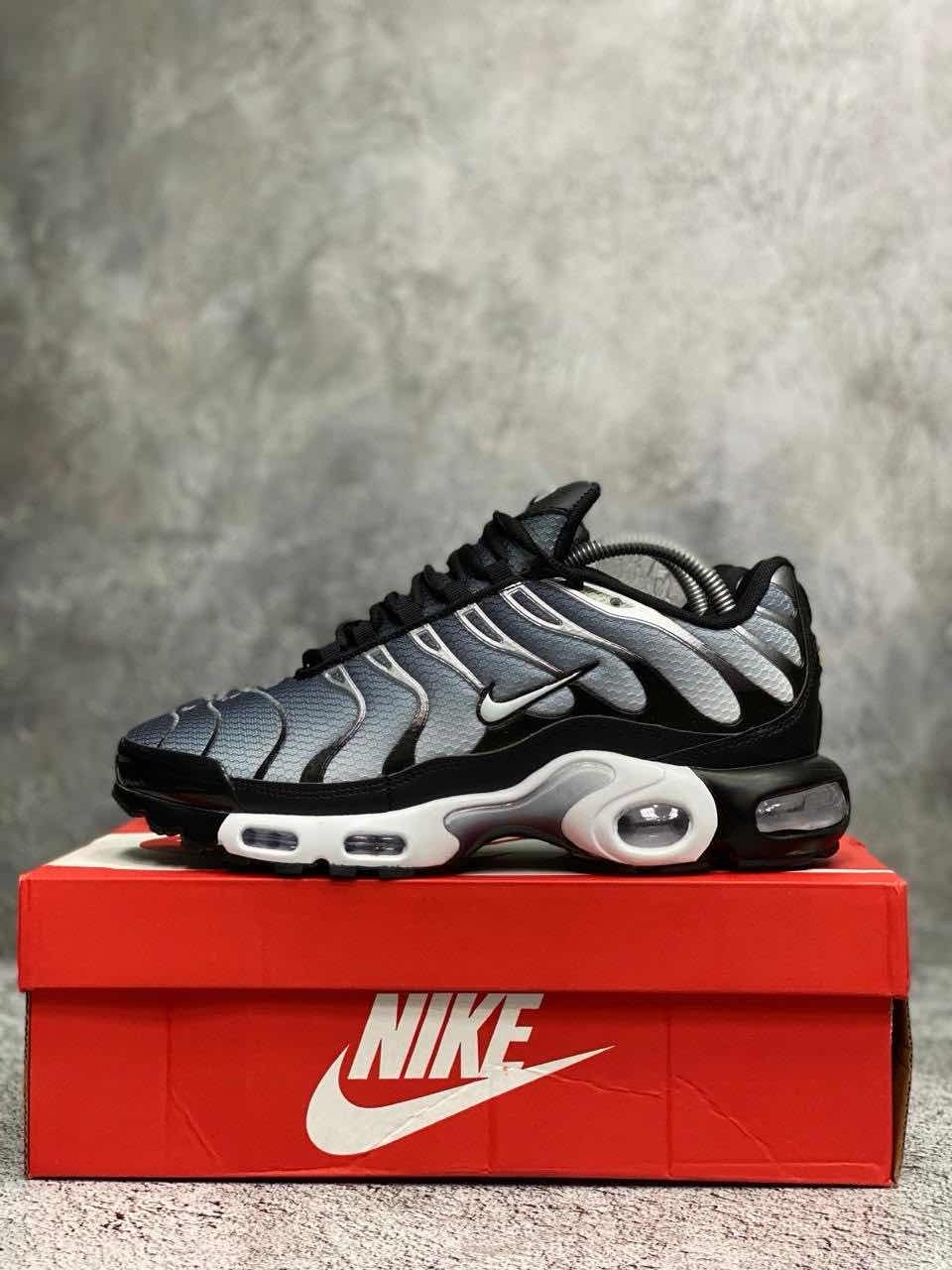 кроссовки nike air max tn plus,кроссовки nike air max tn plus мужские,кроссовки мужские nike air max tn,кроссовки мужские nike,nike air max tn plus
