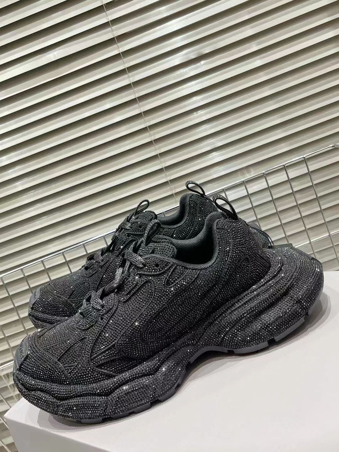 белые кроссовки balenciaga,кроссовки balenciaga 3 xl,кроссовки женские balenciaga,кроссовки balenciaga,кроссовки