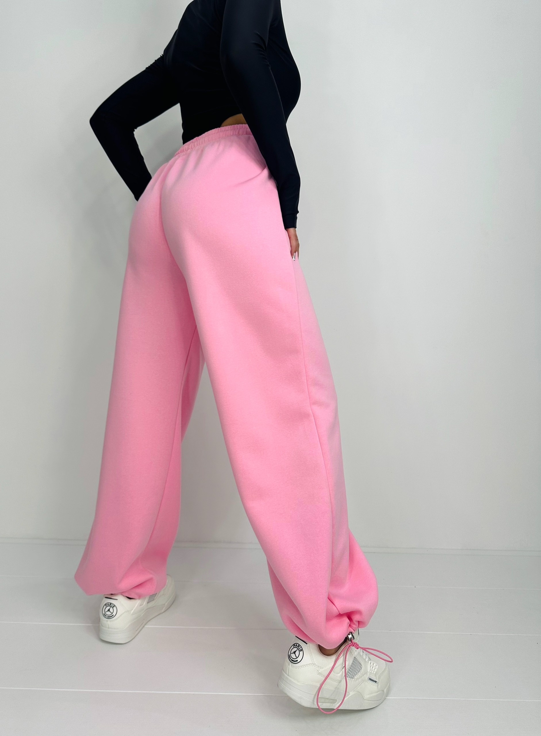 женская боди,боди женский с длинным рукавом,стильное боди,спортивные брюки,боди с вырезами