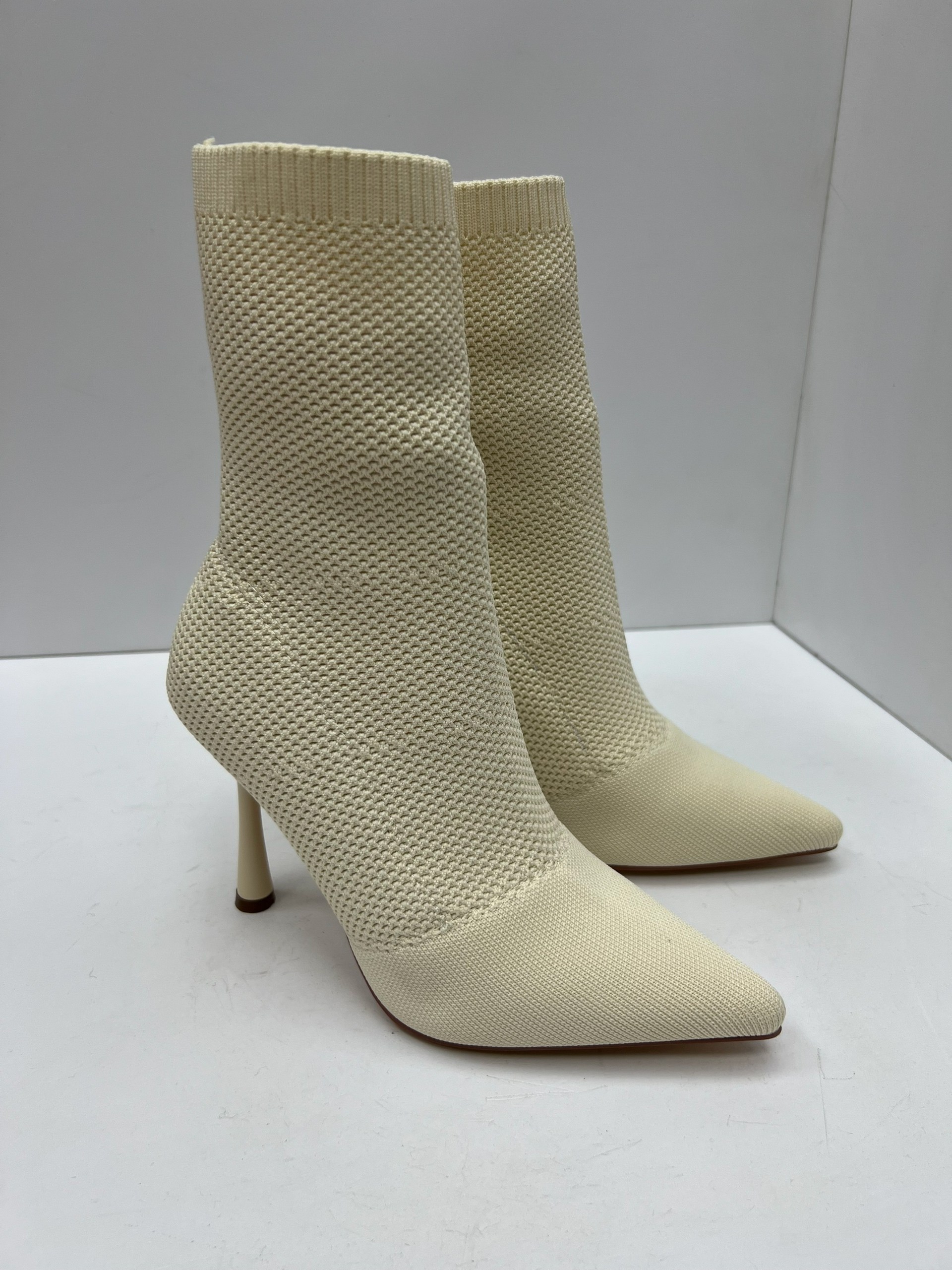 ,женские ботильоны,стильные ботильоны,женские полусапожки,бежевые ботильоны
