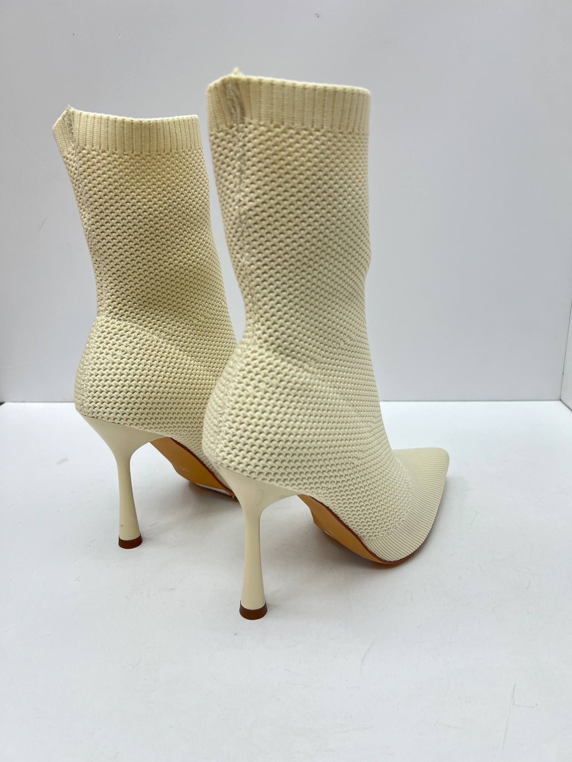 ,женские ботильоны,стильные ботильоны,женские полусапожки,бежевые ботильоны